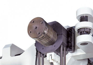 Parallel lock nut operation ensures fast and accurate response