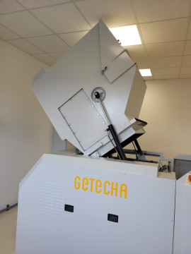 Firma Lechner RS 45090
900 Kg pro Stunde 
Absaugstation
Schalldämmung
Fördergebläse