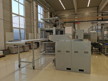 Einzugsmühle RS 30090 Firma Lechner
650 Kg pro Stunde
Schalldämmung
Wasserkühlung
Automatisch geregelter Einzug
Absaugung GA 1000