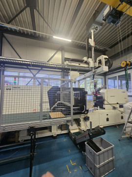 gebrauchte Spritzgießmaschine Haitian 230 Tonnen