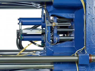 The twin ejector cylinder for the ejector balance can keep ejector back pressor during all cycles. The ejector rapid release coupling allows an ejector bolt connection