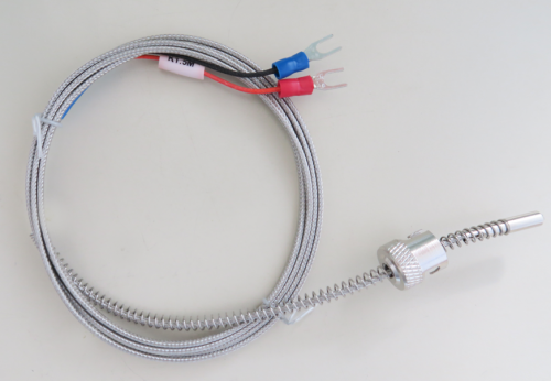 Thermocouple with bayonet fitting in several sizes